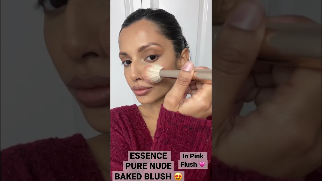 Essence Pure Nude Baked Blush try-on in Pink Flush 