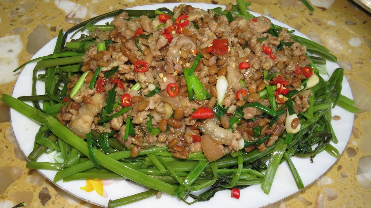 Stir Fry Morning Glory With Pork, Soya Bean And Oyster Sauce Recipe