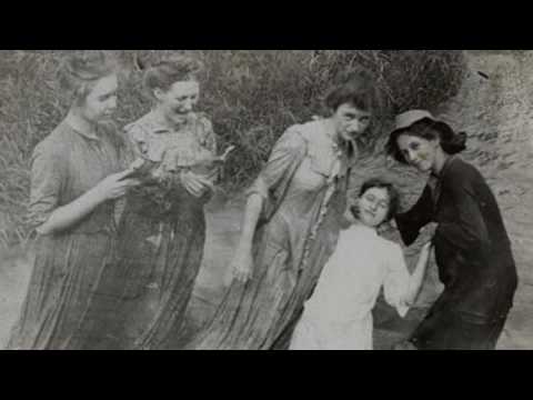 Ain't No Grave - Hillary Scott & The Scott Family