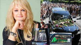 Hundreds Gather In Bonnie Tyler Hometown To Sing Total Eclipse Of The Heart Ahead Of star Funeral