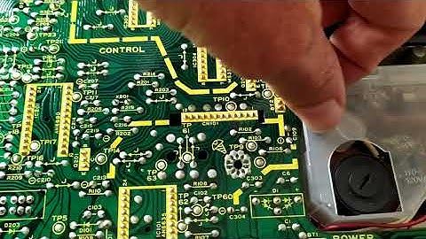 Technics SL7 gain access to the motherboard 2/2