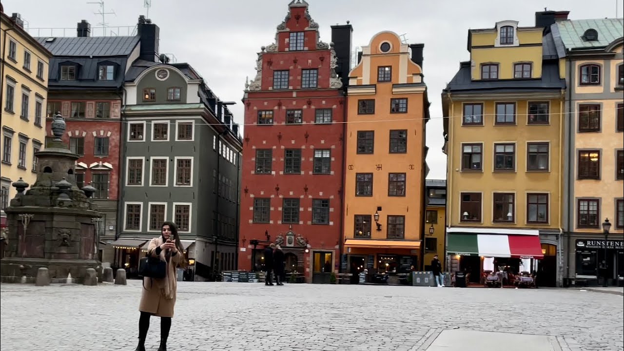Stockholm Walks: Old Town- Södermalm. Relaxing walk through historic streets to remodeled Slussen