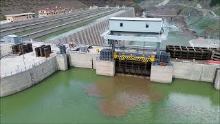 Stoplogs installation in Dam Spillway