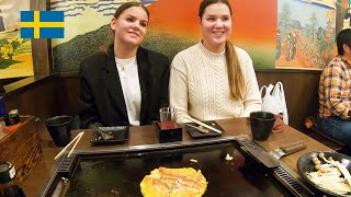 浅草でもんじゃ、お好み焼き、焼きそばを食す訪日スウェーデン人観光客 / Tokyo Okonomiyaki, Monja