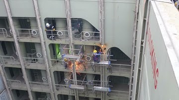 CONTAINER SHIP STRUCTURES CONSTRUCTION | LONGITUDINAL CROSS SECTION | MARITIME ENGLISH