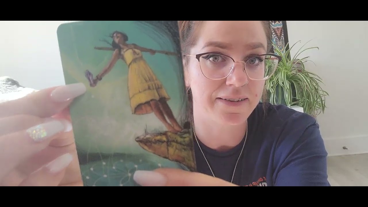 SPIRIT IS HOLDING YOUR HAND THROUGH YOUR TRANSITION ✨️ MOVING AWAY FROM TOXIC ENVIRONMENTS