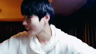 Wannaone Hasungwoon in V live and he calling Daniel