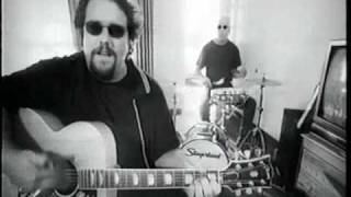 Raul Malo The Mavericks I Don't Care If You Love Me Anymore (alternate video) chords