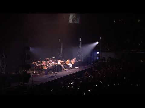 Passion Fruit - Paramore (Drake Cover) Live in Manila