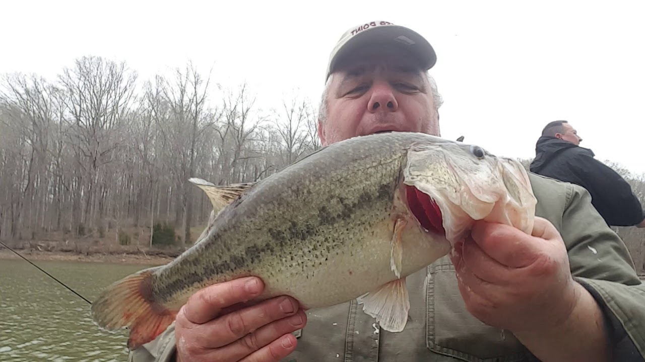 Bass fishing in the freezing rain YouTube