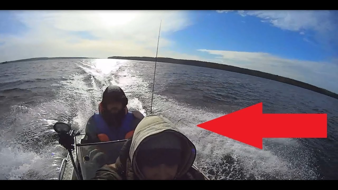 Прохождение волн на короткой лодке.Вельбот 37.ALARM!!!! НЕнормативная лексика!!!