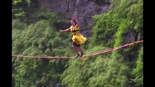 Women Walk Tightrope More Than 4000 Feet Above Ground In High Heels