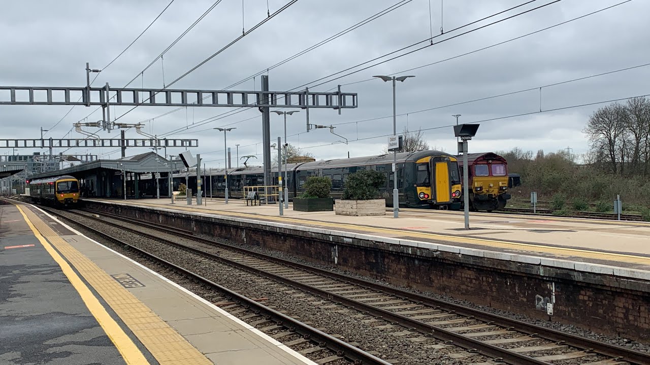 Trains at Didcot Parkway - 1/4/2023 - YouTube