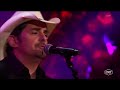 Brad Paisley- Young Love (Tribute to The Judds)