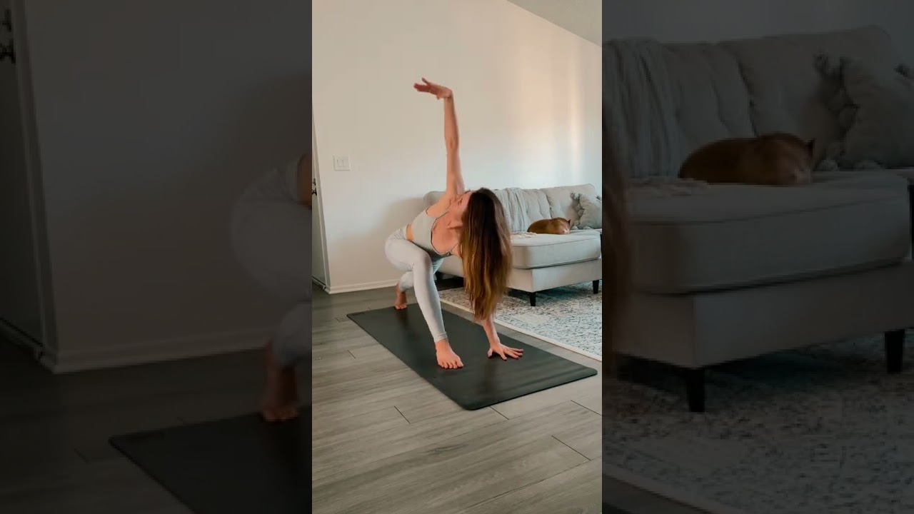 Try out this crescent lunge flow! Remember to do both sides! 