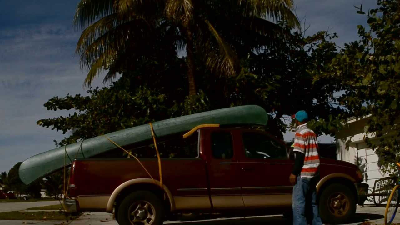 How to tie a canoe onto a pickup truck - YouTube