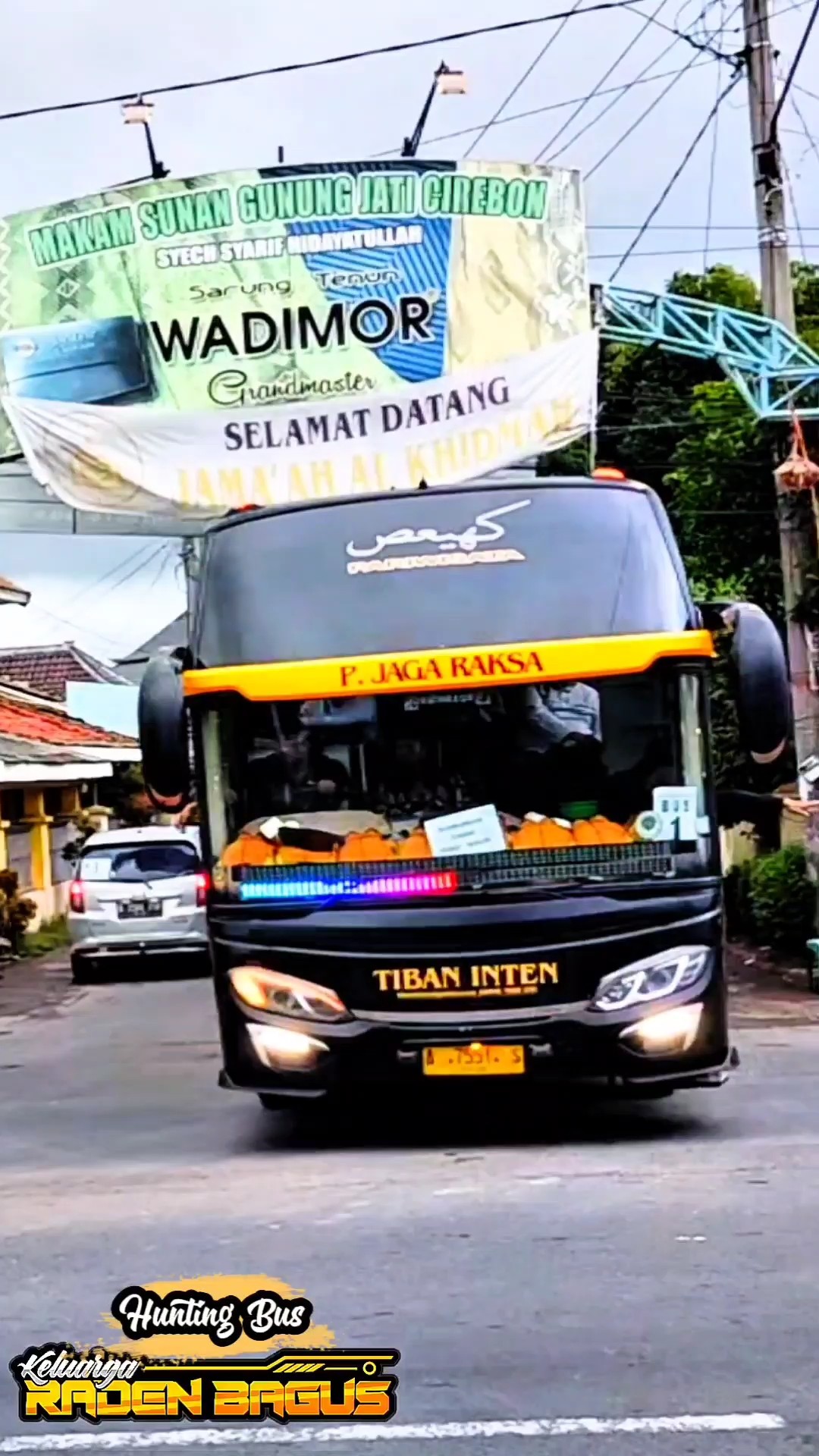 Tiban Inten: Lebih dari Sekadar Bus Pariwisata, Sebuah Perjalanan Menuju Kenyamanan dan Kenangan
