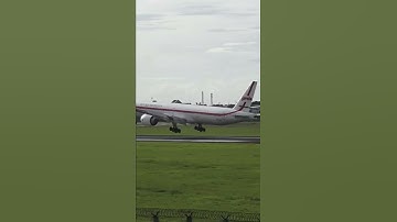 Republik Indonesia Livery, Pesawat Garuda Indonesia B777 Landing di Bandara Soekarno-Hatta