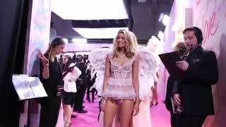 STELLA MAXWELL CATWALK VICTORIA'S SECRET 2014-2018.