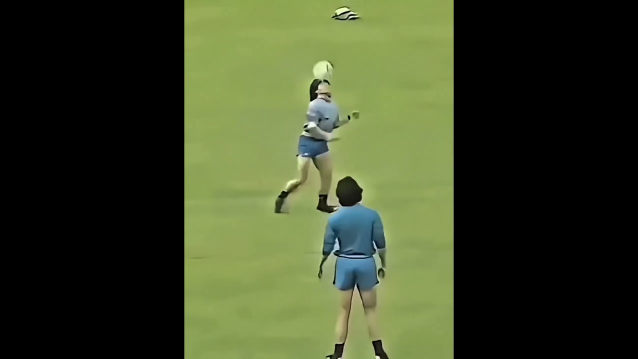 Ronaldinho e Maradona , Puro entretenimento 🤌🏼🍷🖤 #football #futeball #skills