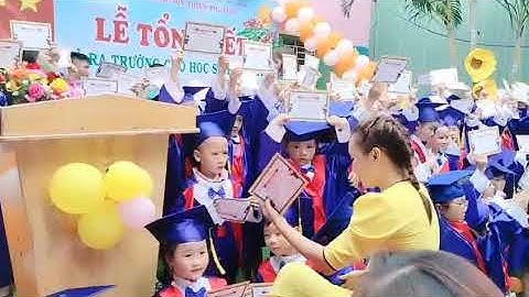 Chị Hai Sunny dự lễ tốt nghiệp đại học chữ TO của sinh viên Bond