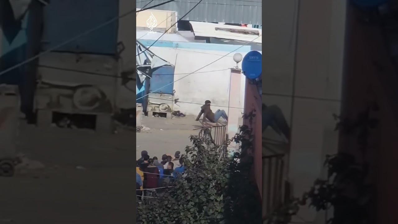 جيش الاحتلال يواصل قـ ـنـص المدنيين واسـتــهدافهم بمحيط مجمّع ناصر الطبي في خان يونس جنوبي قطاع غزة