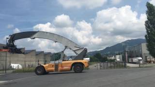 D3486 Liebherr LRS645 Reachstacker from 2006 with low hours