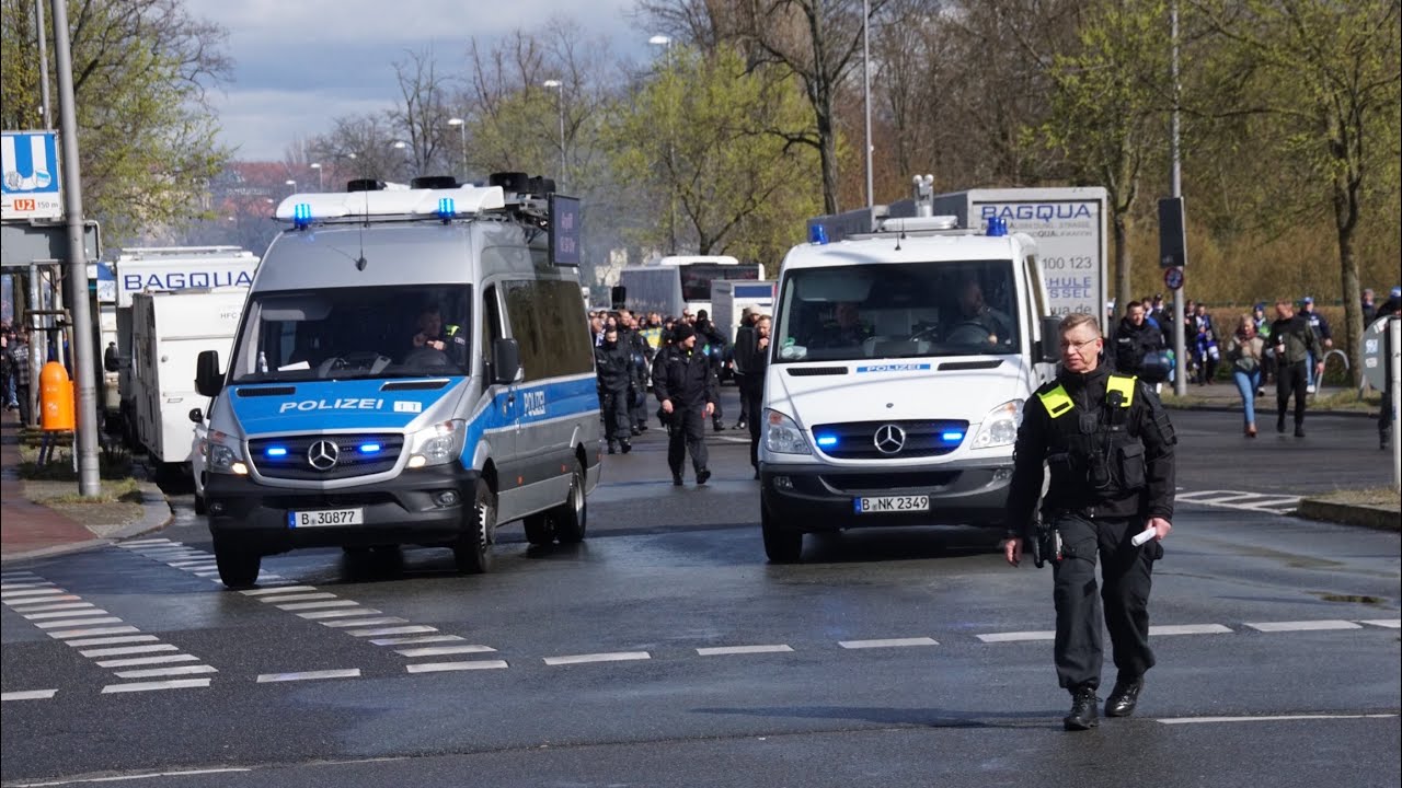 [Fußballderby] Einsatzfahrten Polizei,ASB zum und vom Stadion