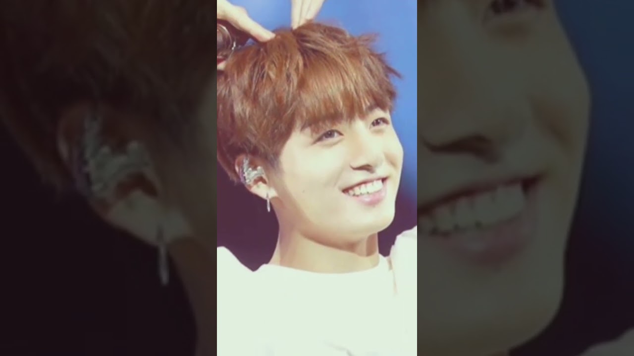 Jungkook finger and hand heart pics 