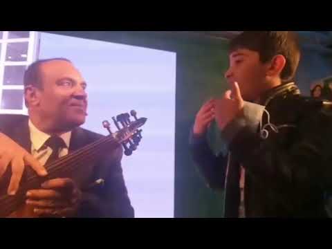 شاهد جرأة ولباقة كلام هذا الطفل اسكت شخص اكبر منه في50 سنه