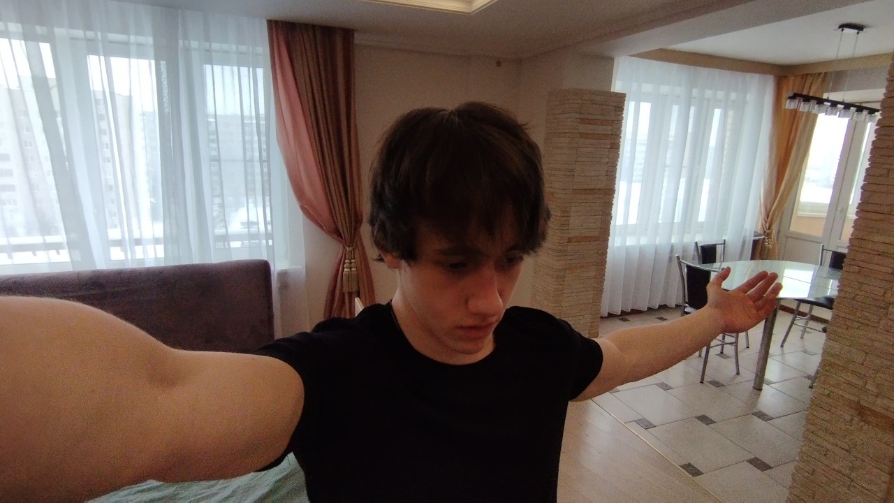 заработал первые 100к и уехал от родителей в 16