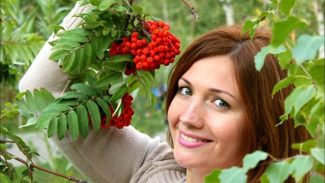 Песни калина грустная такая. Калина над водою. Калина над водой песня слушать. Не грусти Калина над водою не.