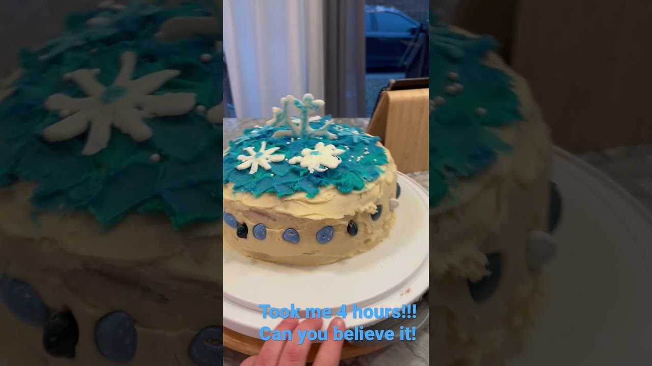 Winter snowflake cake