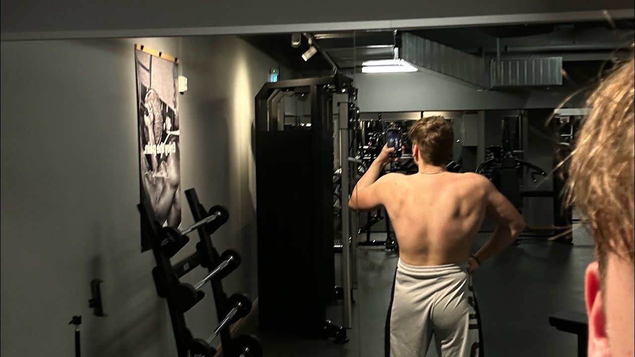 Sveriges största 09or gymmar sent - YouTube