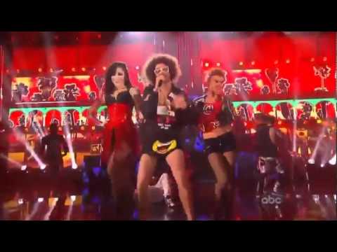 LMFAO - party rocking & I'm sexy and I know IT ( Justin Bieber & David Hasselhoff) (LIVE)