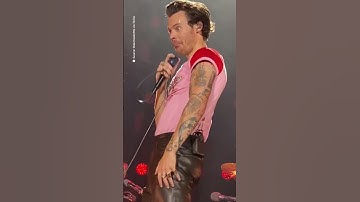 7 iconic moments from Harry Styles