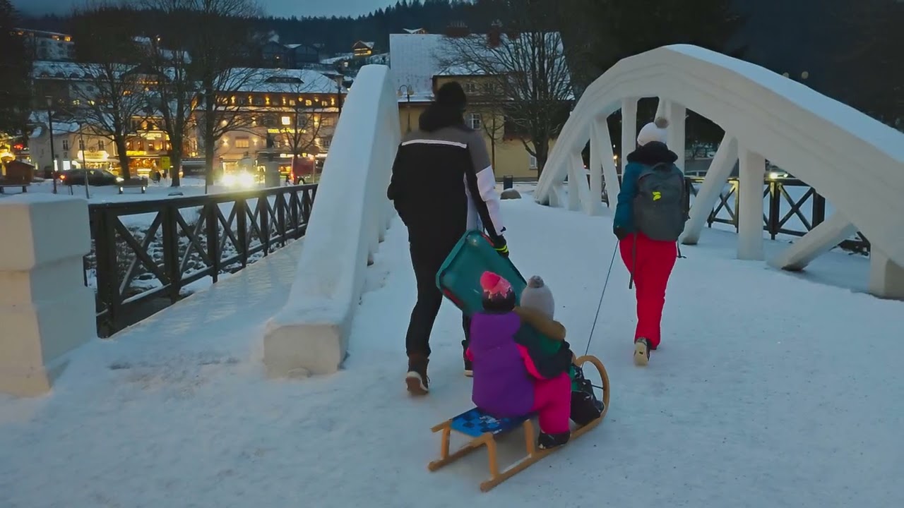 مساء شتوي دافئ في مدينه Špindlerův Mlýn التشيكيه 
