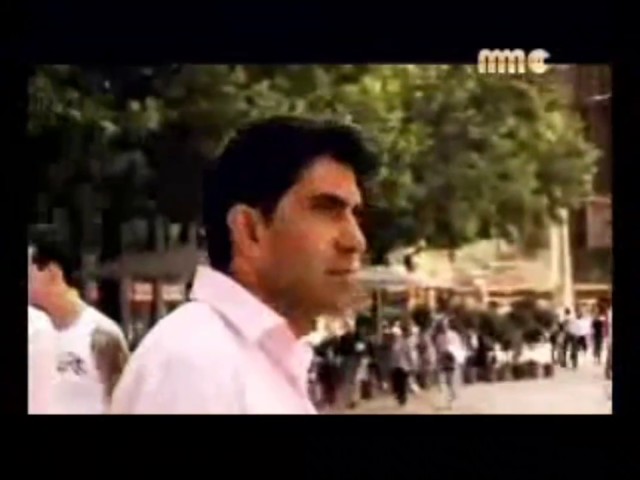 Hozan Kawa - lê nazkê

Naza delal de tu berde naziyê xwe
Were ji min re bêje çiye halê te

Ma ji xe