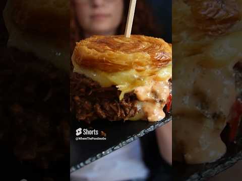 Il croissant-burger! 🍔🍔🍔 #shorts #giovediamarcord