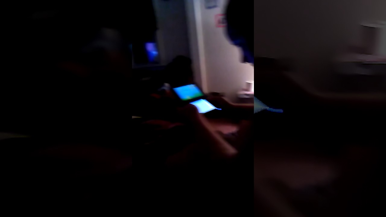 Mom's steals son 3DS and plays Mario like a pro!!! Hilarious!!!