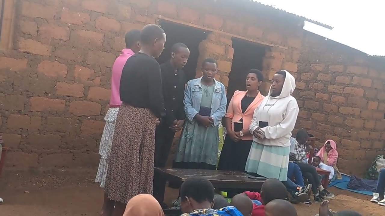 IGIHEKIRATWEGEREYE BY ABAGENZI CHOIR