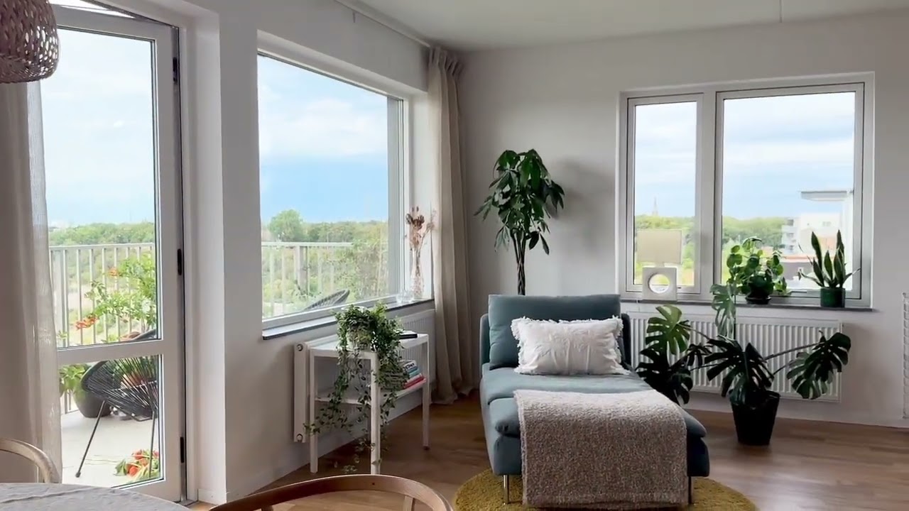 På femte våningen med öppen och fri utsikt i väster