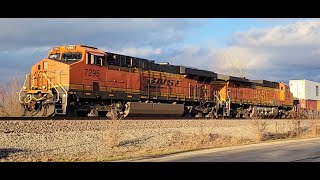 😎 BNSF Double-Stack at Dusk!!! (High-Def!)👍🎯