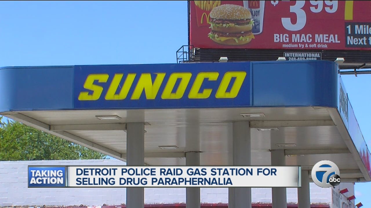 Detroit Police raid gas station for selling drug paraphernalia