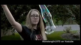 Soap bubbles filmed at 600 frames per second