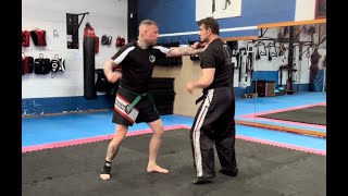 WRIST LOCK DEFENCE IN STREET FIGHT WHEN ATTACKED WITH STRENGLE