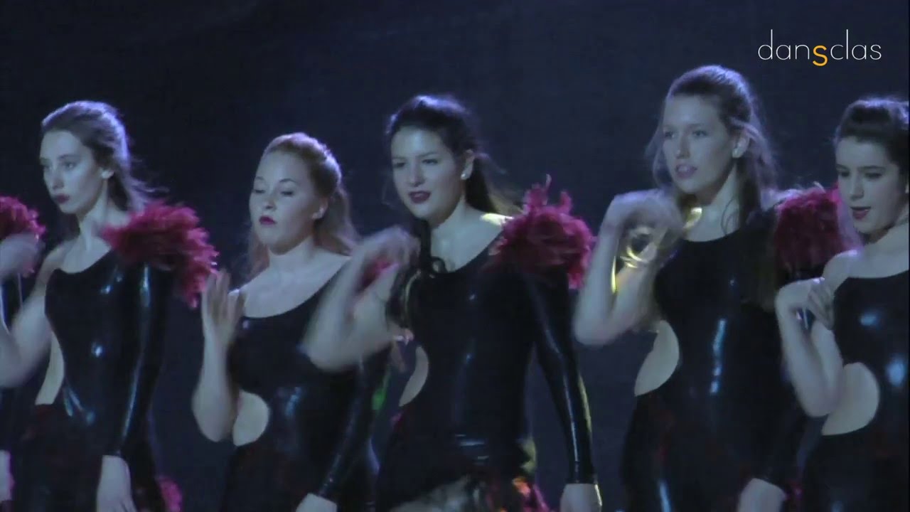 the danSshow | danSkids +14 - 'Deja vú' by Black Ladies escuela bancaria y comercial