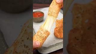 CHEESTRING BREADSTICKS 🤩🔥#Shorts #Foodie #Breadsticks #Cheese #Cheestring #PizzaLover #Pizza #Yum