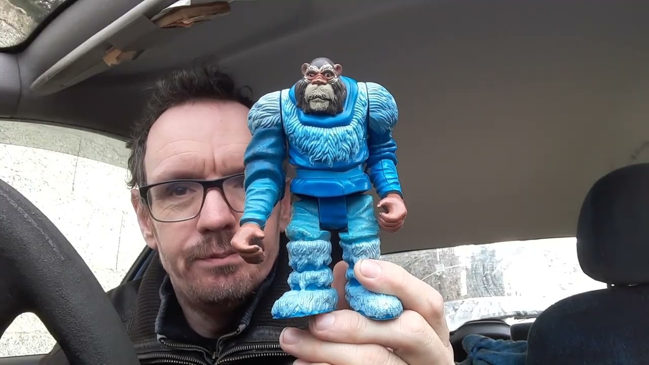 retour de vide grenier , avec une figurine de 41 ans vintage !!!