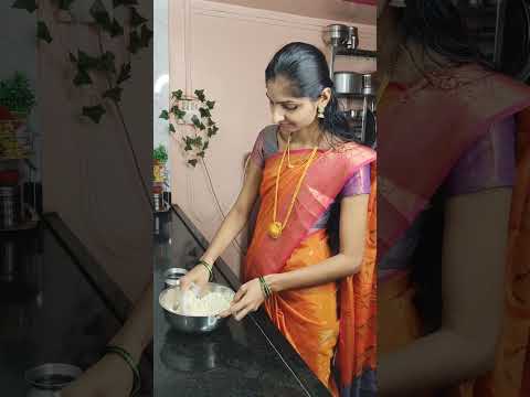 पारंपरिक पद्धतीने बनवा देवीसाठी खास गव्हाचे पीठ आणि बेसन पिठाची खुसखुशीत कडाकणी Kadakani Recipe